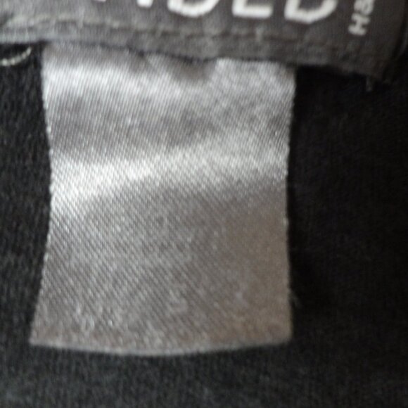 DIVIDED SKULL SKELETON HIPS BONES - BLACK MEDIUM WOMENS T-SHIRT L209 - Picture 6 of 6